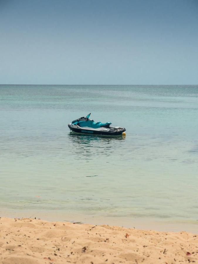 Studio Jacuzzis Et Piscine Au Centre Ville De Port-Louis Kültér fotó