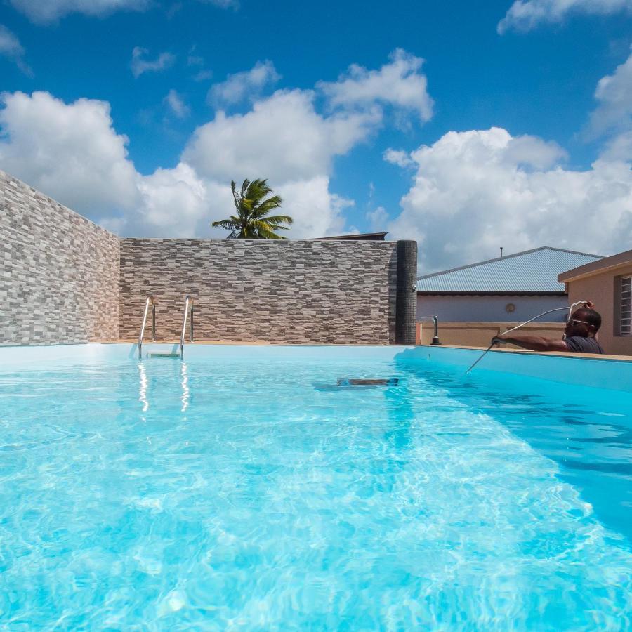 Studio Jacuzzis Et Piscine Au Centre Ville De Port-Louis Kültér fotó