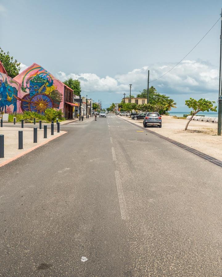 Studio Jacuzzis Et Piscine Au Centre Ville De Port-Louis Kültér fotó